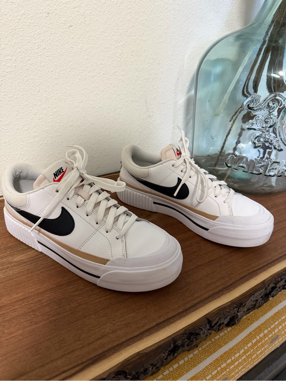 Nike Court Legacy Lift Sneakers